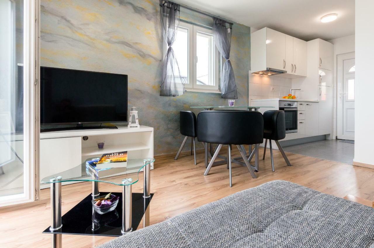 Boutique Wind Rose Apartment By The Beach Podstrana Luaran gambar